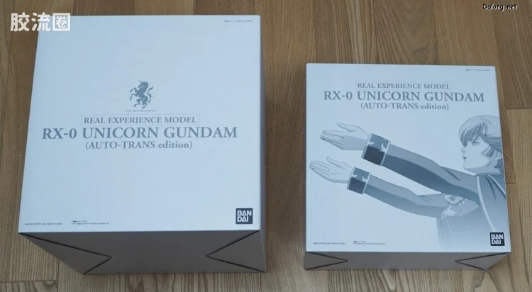万代 大比例胸像系列 REAL EXPERIENCE MODEL RX-0 独角兽高达 自动变形版 - 图片